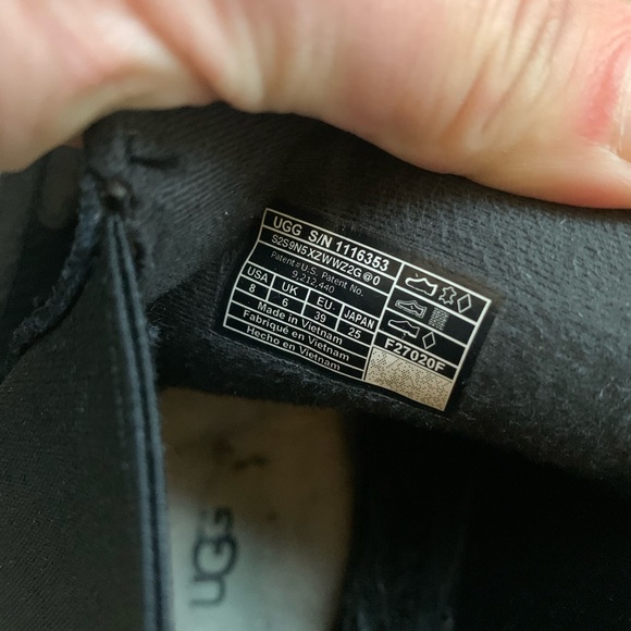 Ugg Adirondack Chelsea Boots - Picture 5 of 7